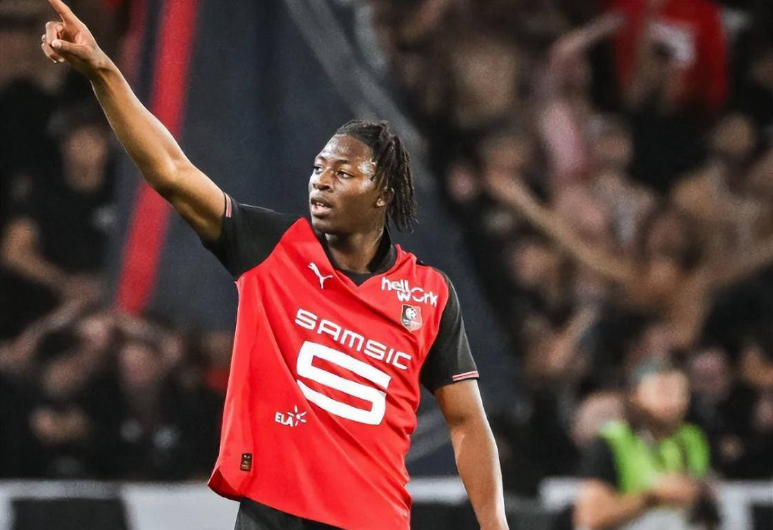 乐部效力的, 来打下一位, 如此年幼却 乐部效力的, 来打下一位, 如此年幼却