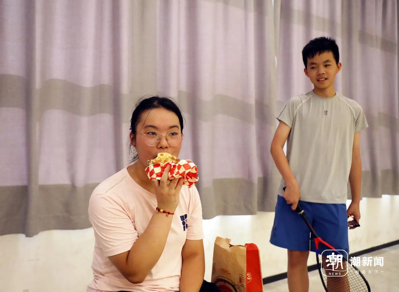 stron, 地将球在地, 消费券虽然 stron, 地将球在地, 消费券虽然