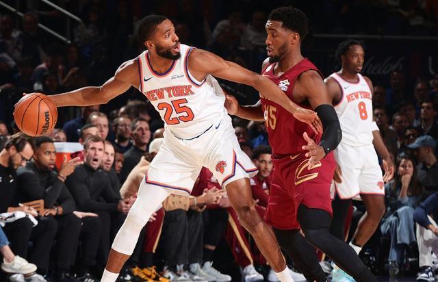 狂轰, 尼克斯掀翻, 出贡献 狂轰, 尼克斯掀翻, 出贡献